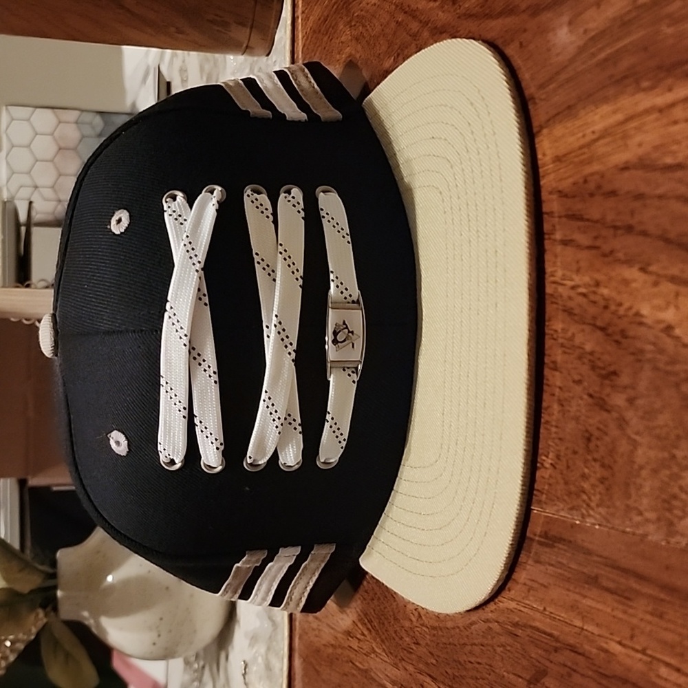 Pittsburgh Penguins Lacer Snapback